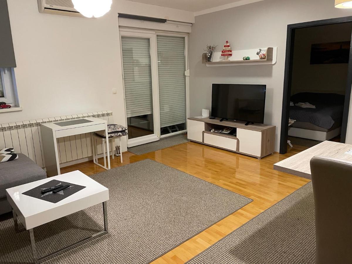 Apartman Luna Near Zagreb Airport Velika Gorica Exteriör bild