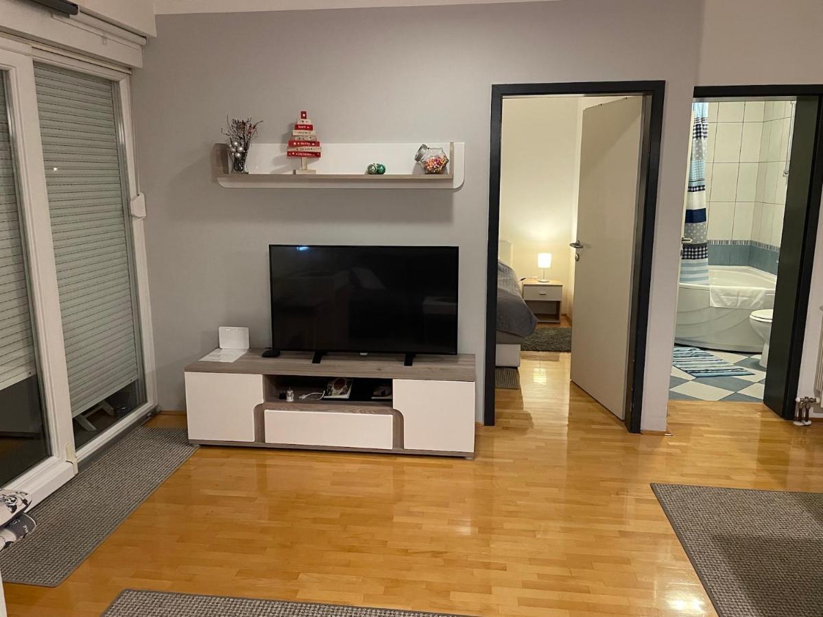 Apartman Luna Near Zagreb Airport Velika Gorica Exteriör bild