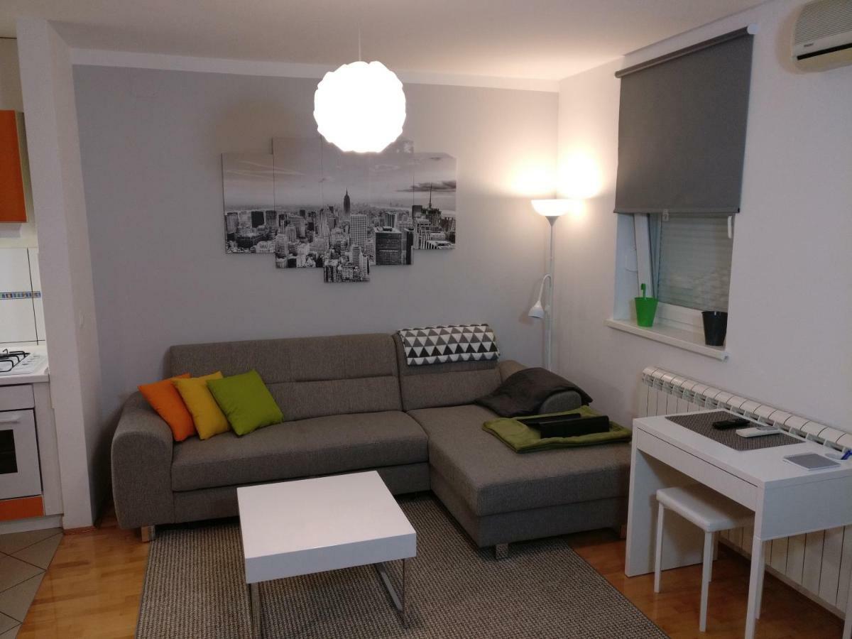 Apartman Luna Near Zagreb Airport Velika Gorica Exteriör bild
