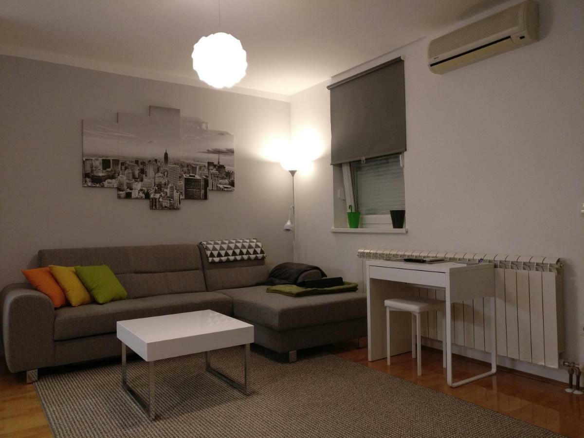 Apartman Luna Near Zagreb Airport Velika Gorica Exteriör bild