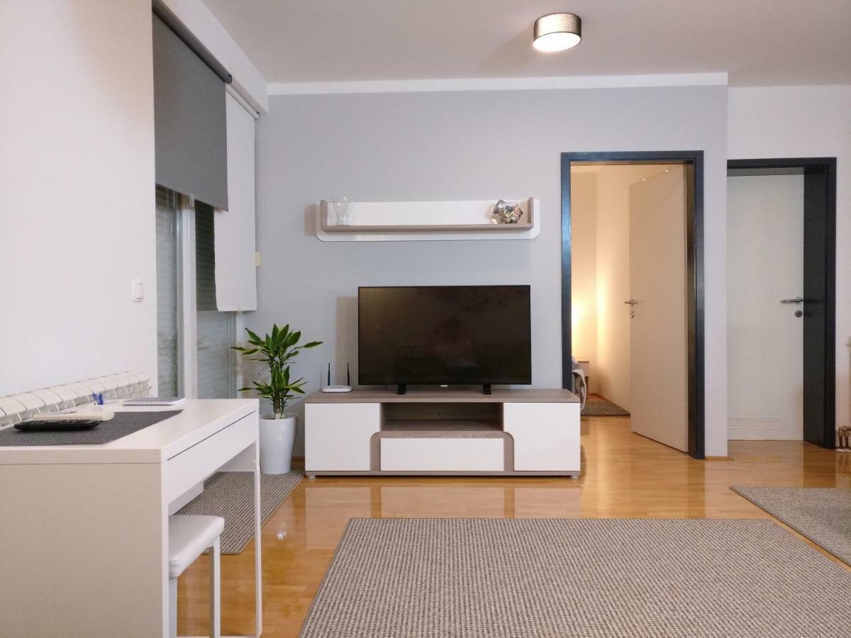 Apartman Luna Near Zagreb Airport Velika Gorica Exteriör bild
