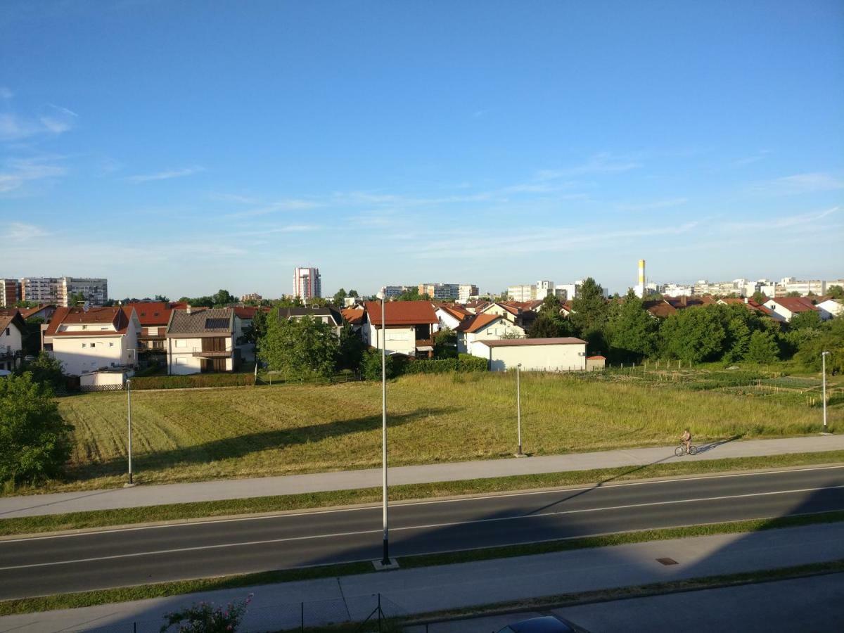 Apartman Luna Near Zagreb Airport Velika Gorica Exteriör bild